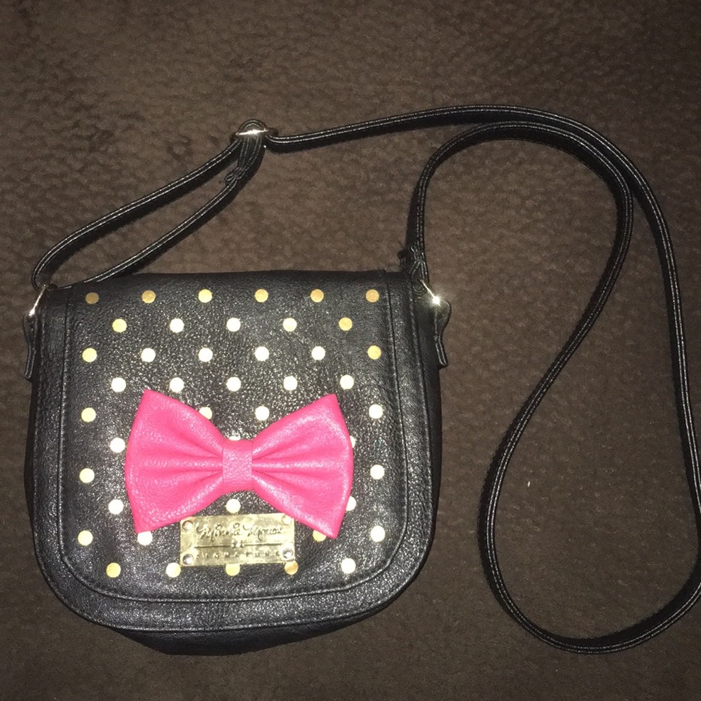 Minnie Mouse Signature Handbag!